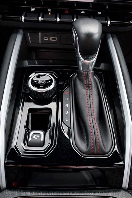 Used 2025 Chevrolet Colorado Z71 image 19