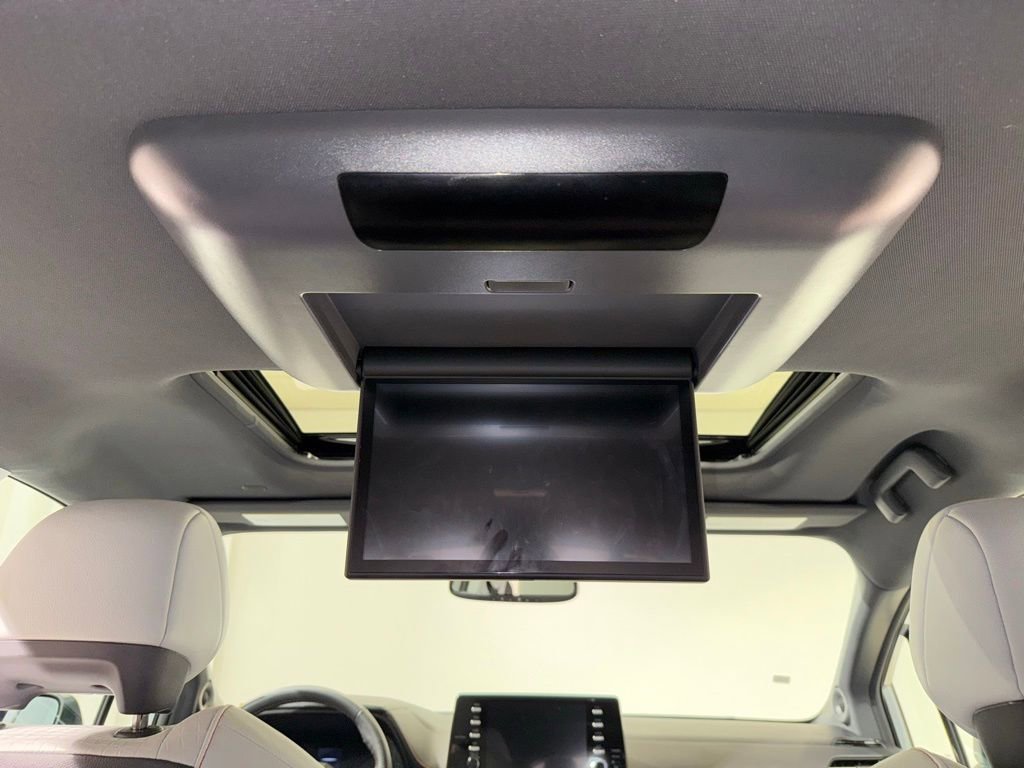 Certified 2023 Toyota Sienna XSE w/ XSE Plus Package AWD/4WD image 22