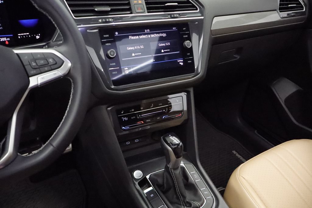 Used 2023 Volkswagen Tiguan SE R-Line FWD image 28