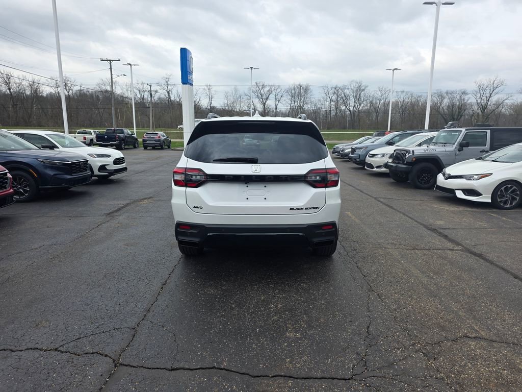 New 2026 Honda Pilot Black Edition image 4