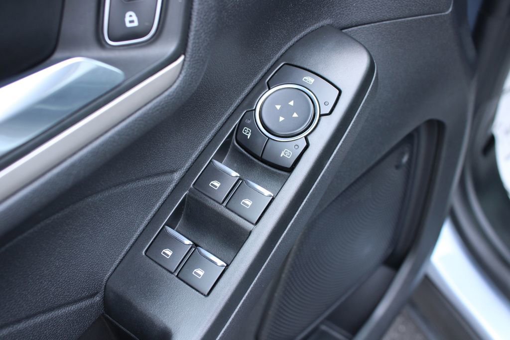 Used 2022 Ford Escape SEL image 28