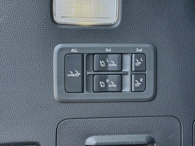 Used 2024 Lexus LX 600 4WD w/ Luxury Package image 13