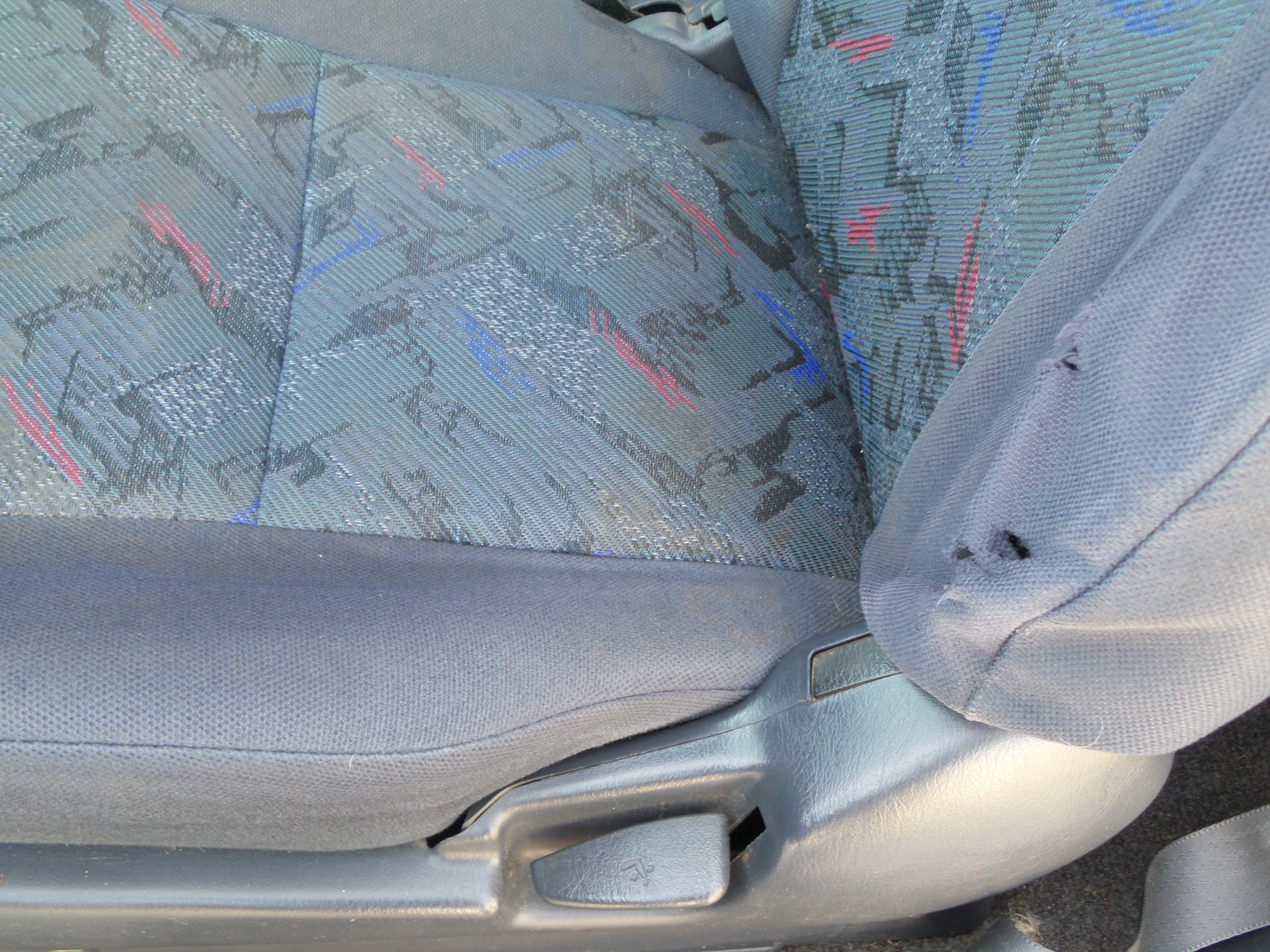 Used 1998 Toyota RAV4 2WD 2-Door image 28