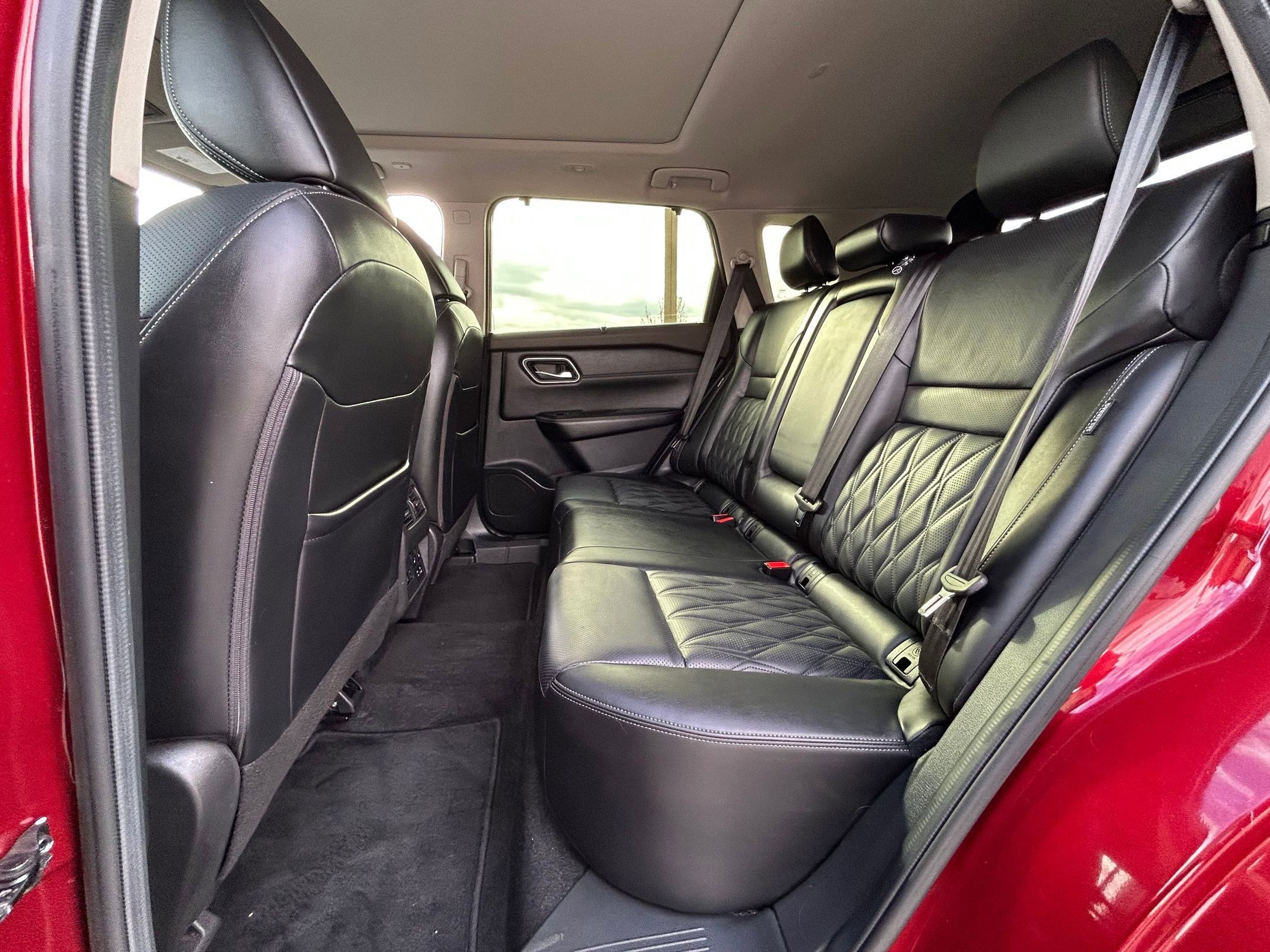 Used 2023 Nissan Rogue Platinum w/ Platinum Premium Package image 31