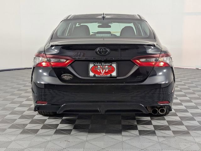 Used 2021 Toyota Camry SE image 6