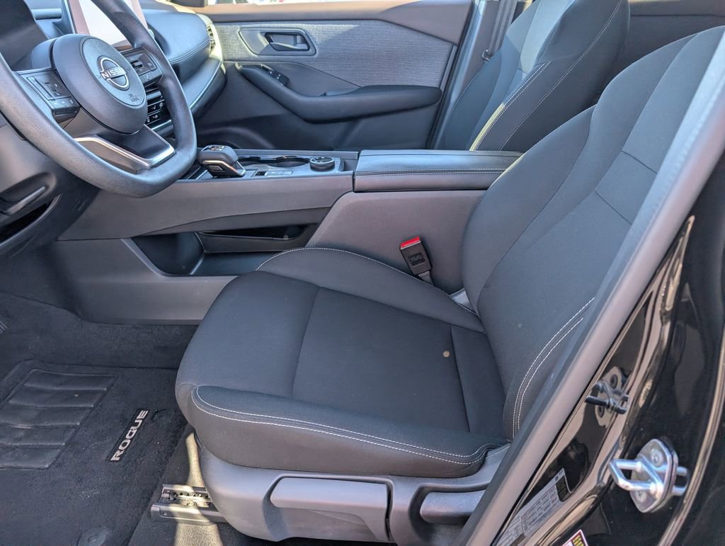 Used 2023 Nissan Rogue S image 12