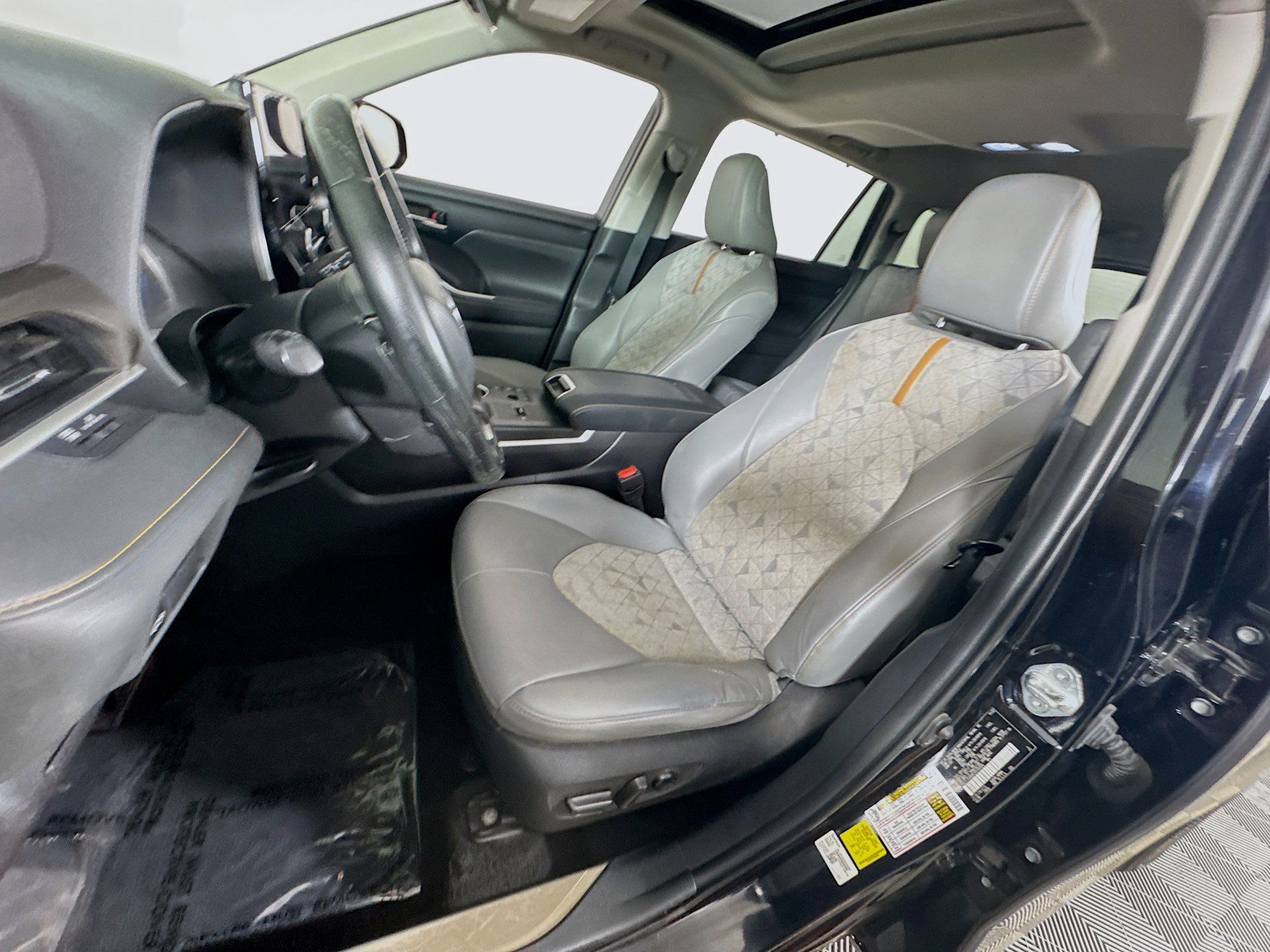 Used 2023 Toyota Highlander Bronze Edition AWD/4WD image 12