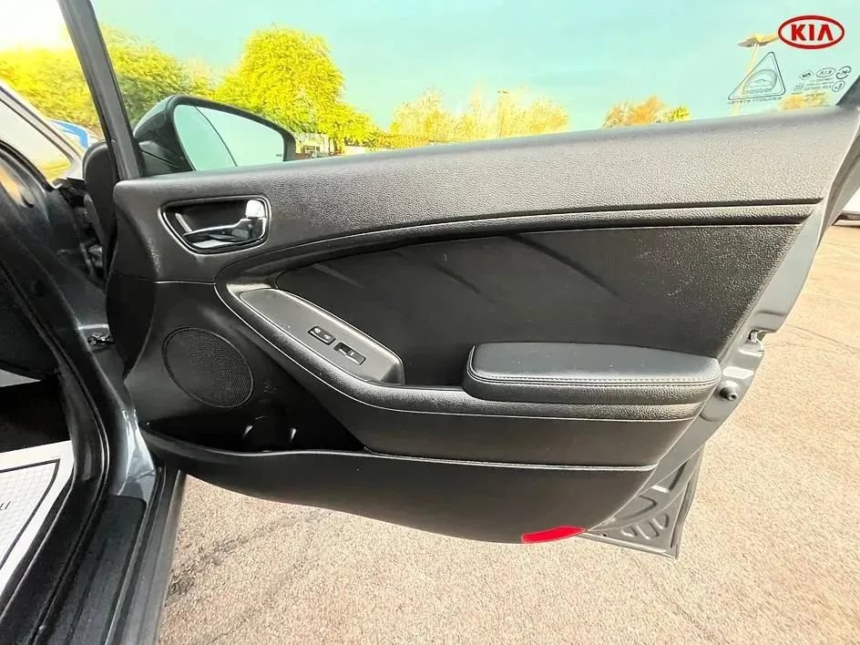 Used 2016 Kia Forte LX FWD image 15