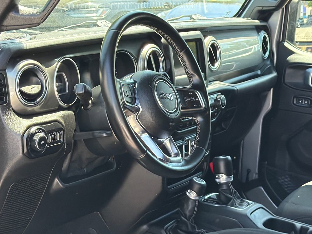 Used 2020 Jeep Wrangler Unlimited Sahara AWD/4WD image 14