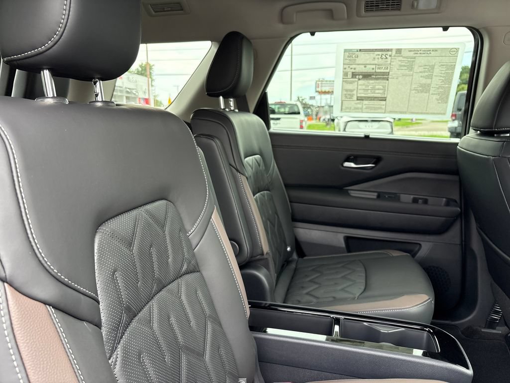New 2026 Nissan Pathfinder Platinum FWD image 26