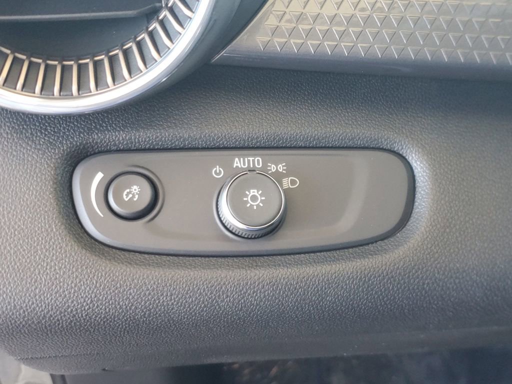 New 2026 Chevrolet Trax ACTIV w/ Sunroof Package image 18