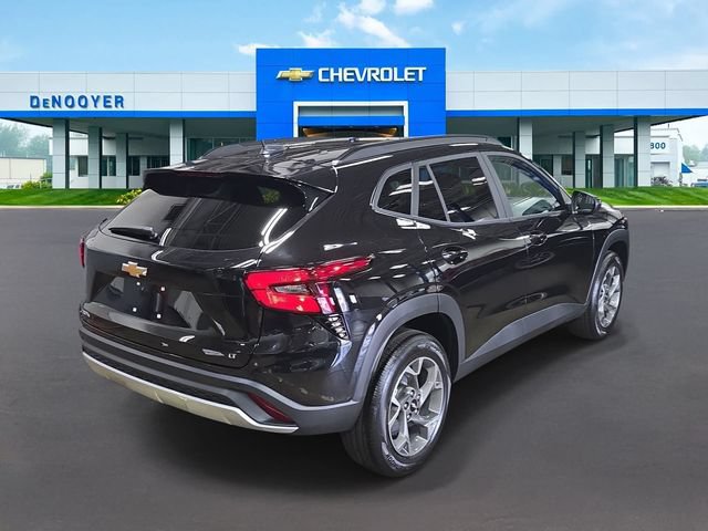 New 2026 Chevrolet Trax LT w/ Driver Confidence Package FWD image 6