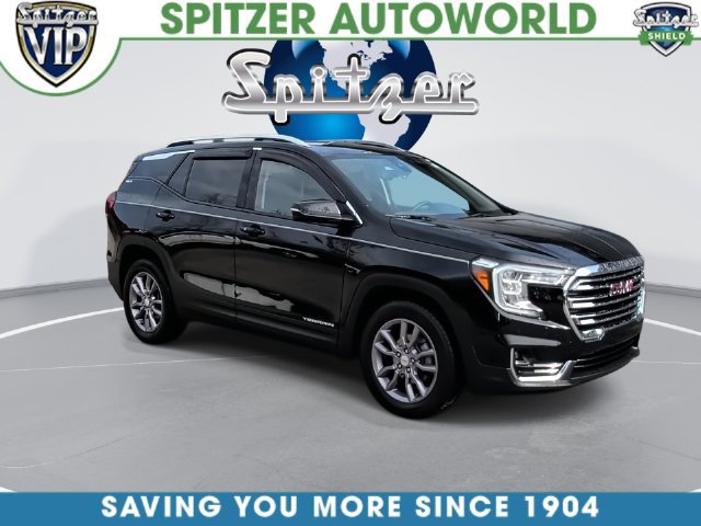 Used 2023 GMC Terrain SLT w/ LPO, Floor Liner Package FWD image 3