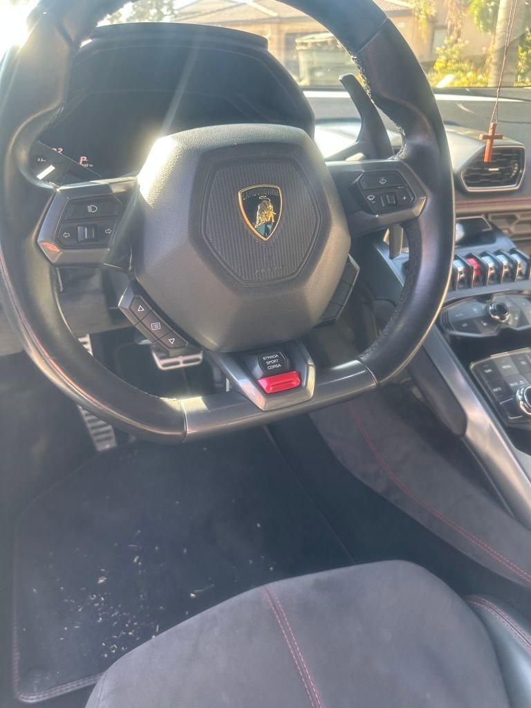 Used 2015 Lamborghini Huracan LP 610-4 image 32