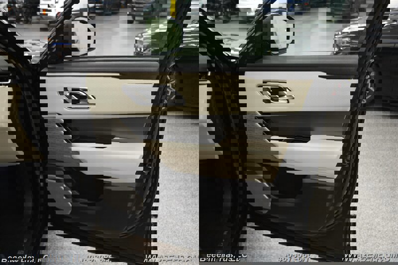 Used 2020 Land Rover Range Rover Velar S image 40