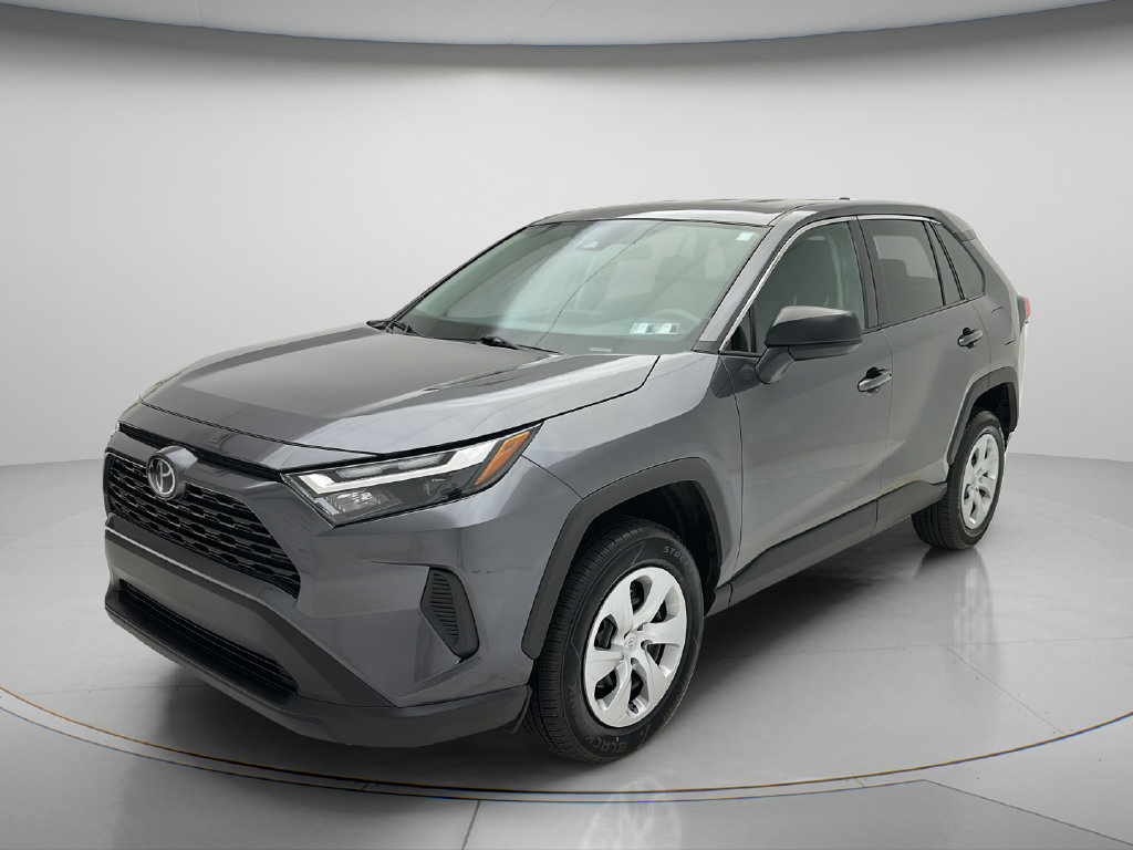 Used 2025 Toyota RAV4 LE AWD/4WD image 3