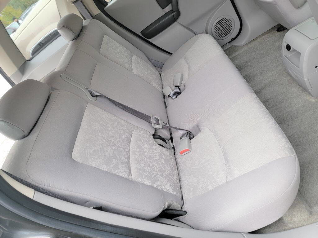 Used 2004 Saturn Vue 2WD w/ Sport Plus II Pkg image 15