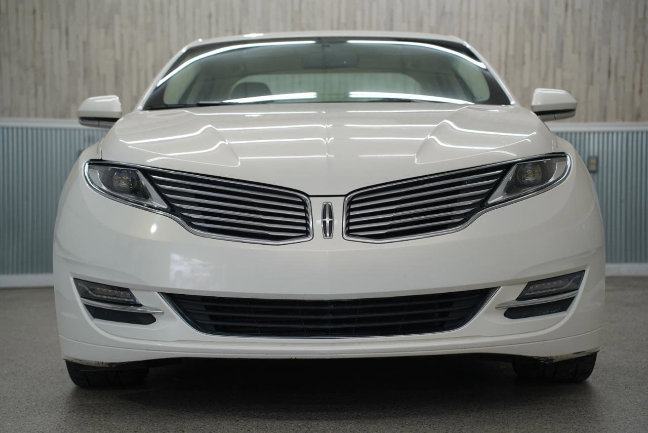 Used 2013 Lincoln MKZ FWD image 3