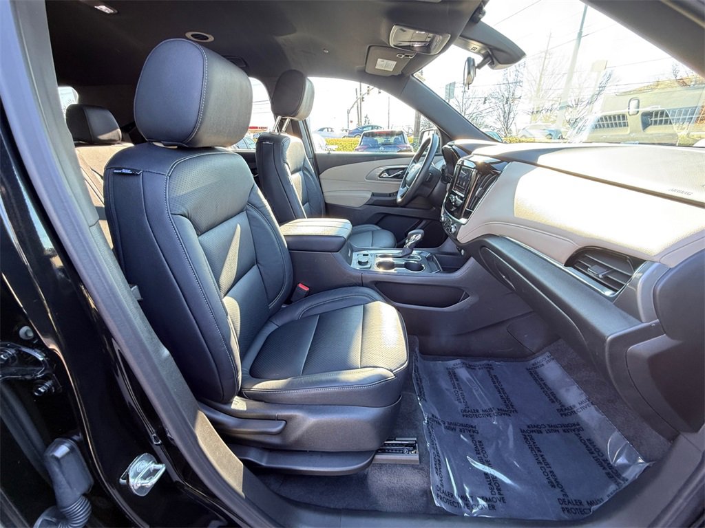 Used 2023 Chevrolet Traverse LS image 27