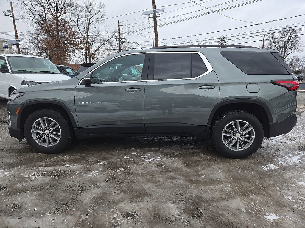 Used 2023 Chevrolet Traverse LT image 4