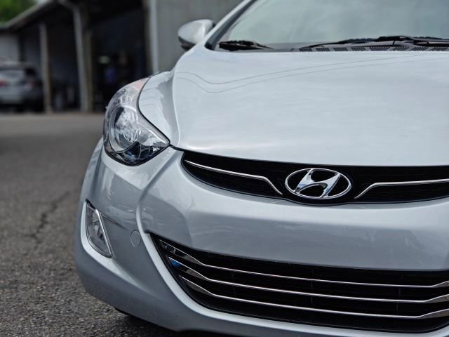 Used 2012 Hyundai Elantra Limited w/ Technology Pkg 5 FWD image 3