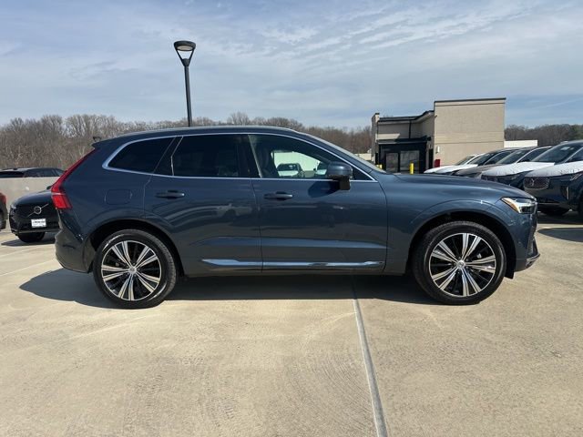 Used 2023 Volvo XC60 B5 Plus image 10