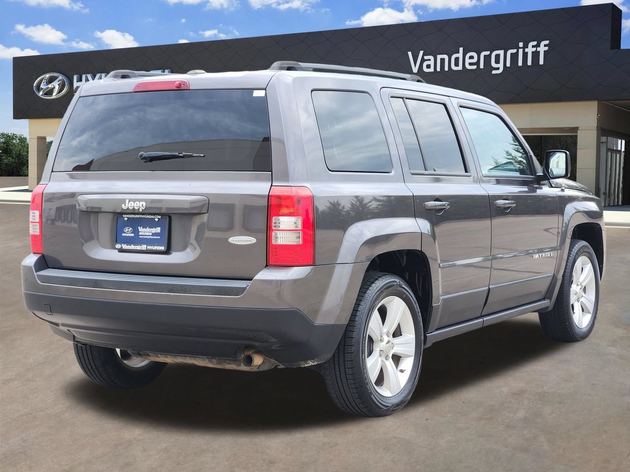 Used 2017 Jeep Patriot Latitude FWD image 4