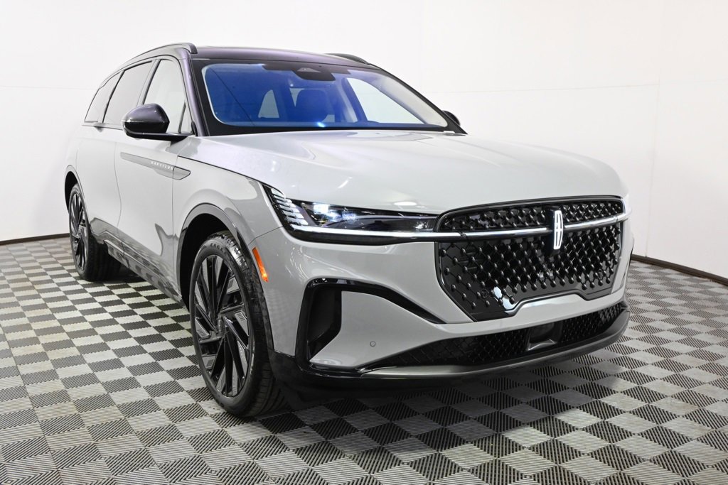 New 2026 Lincoln Nautilus Reserve w/ Jet Appearance Package image 9