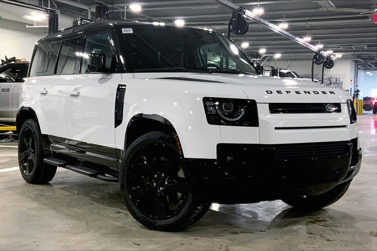 New 2026 Land Rover Defender 110 X-Dynamic SE image 2