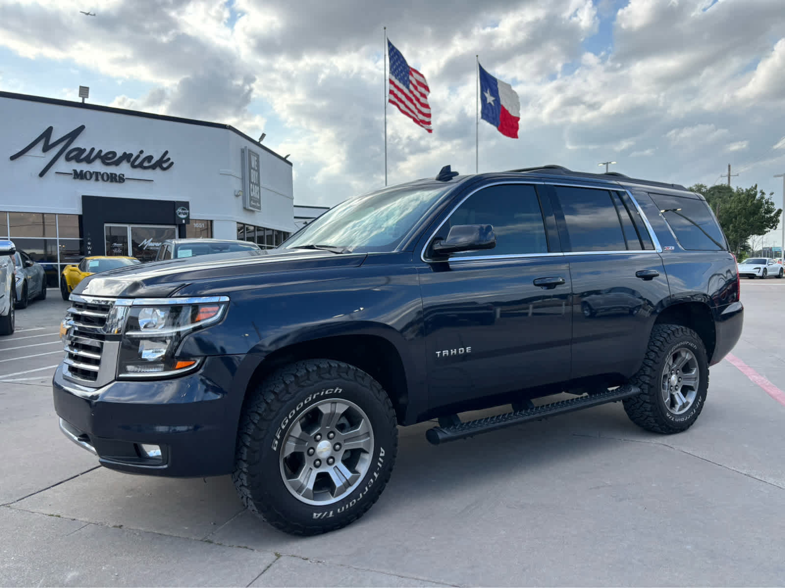 Used 2018 Chevrolet Tahoe LT w/ Luxury Package AWD/4WD image 1