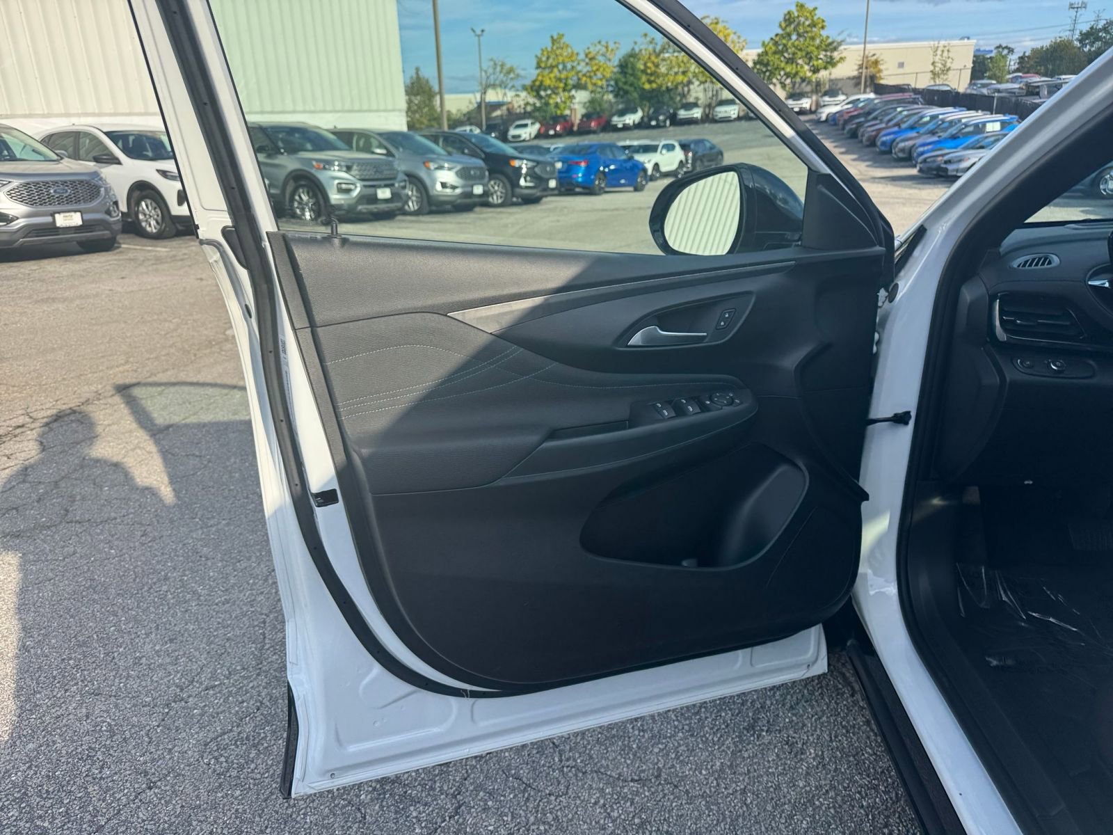 Used 2025 Buick Envista Sport Touring image 20