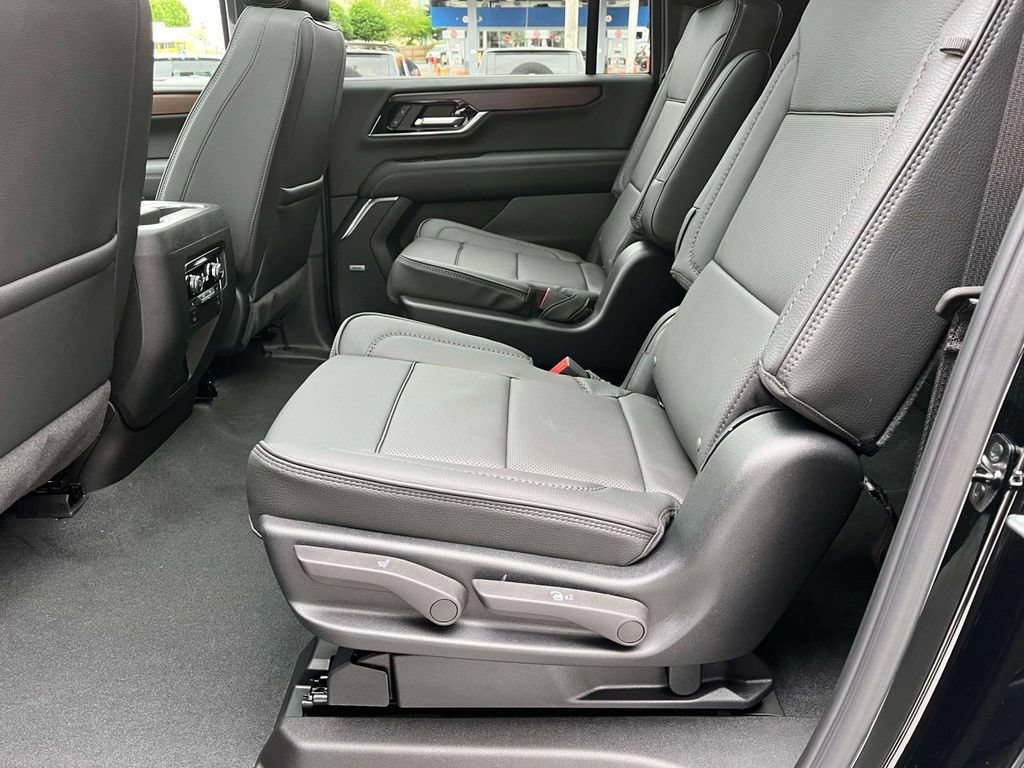 New 2026 GMC Yukon XL Denali w/ Sun & Power Step Package AWD/4WD image 16