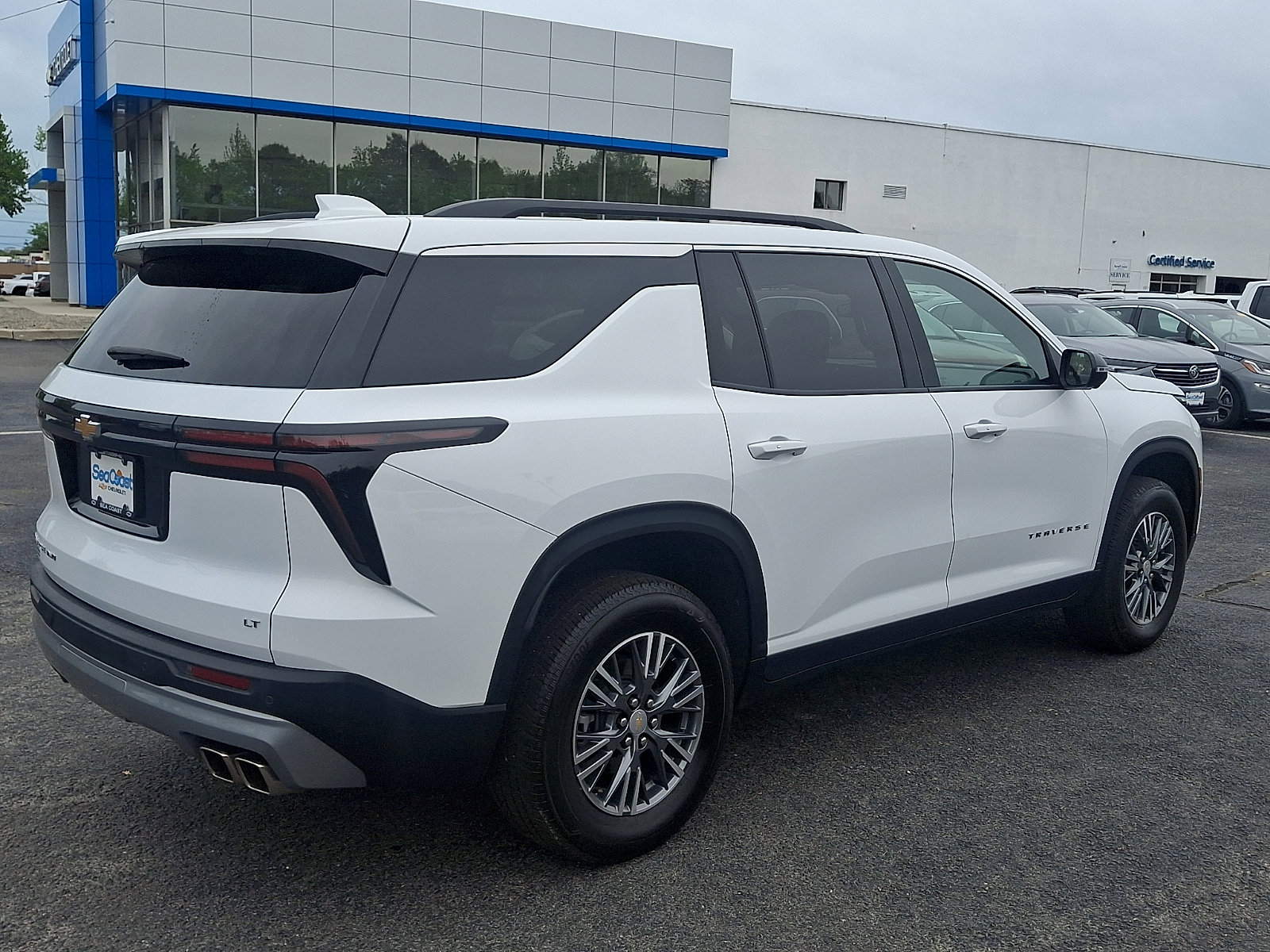 Used 2024 Chevrolet Traverse LT w/ LPO, Floor Liner Package AWD/4WD image 7