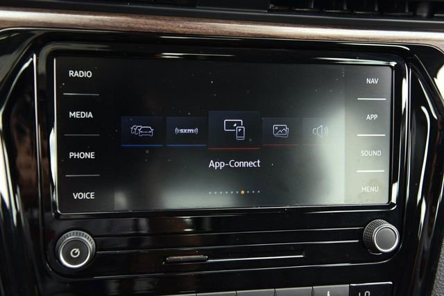 Certified 2022 Volkswagen Passat 2.0T image 15