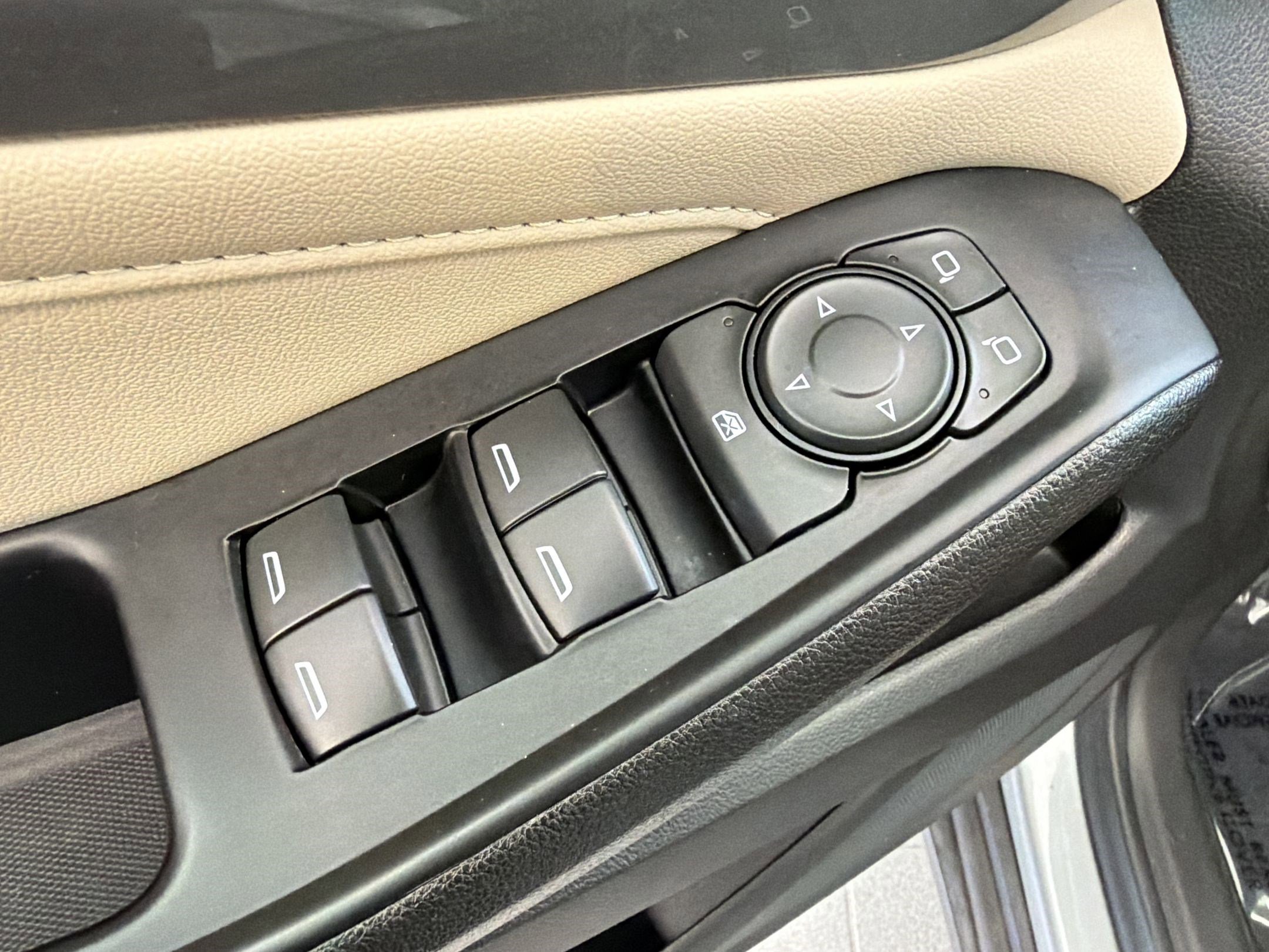 Used 2023 Chevrolet Traverse LS w/ Safety Package FWD image 13