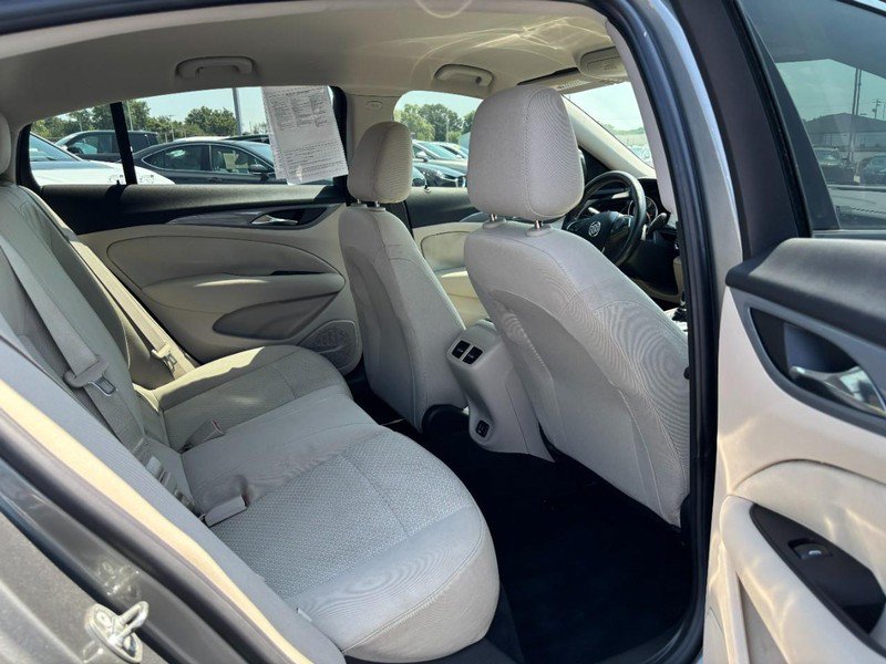 Used 2018 Buick Regal Preferred w/ Sights and Sounds Package FWD image 10