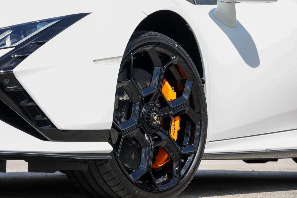 Used 2024 Lamborghini Huracan Tecnica RWD image 9