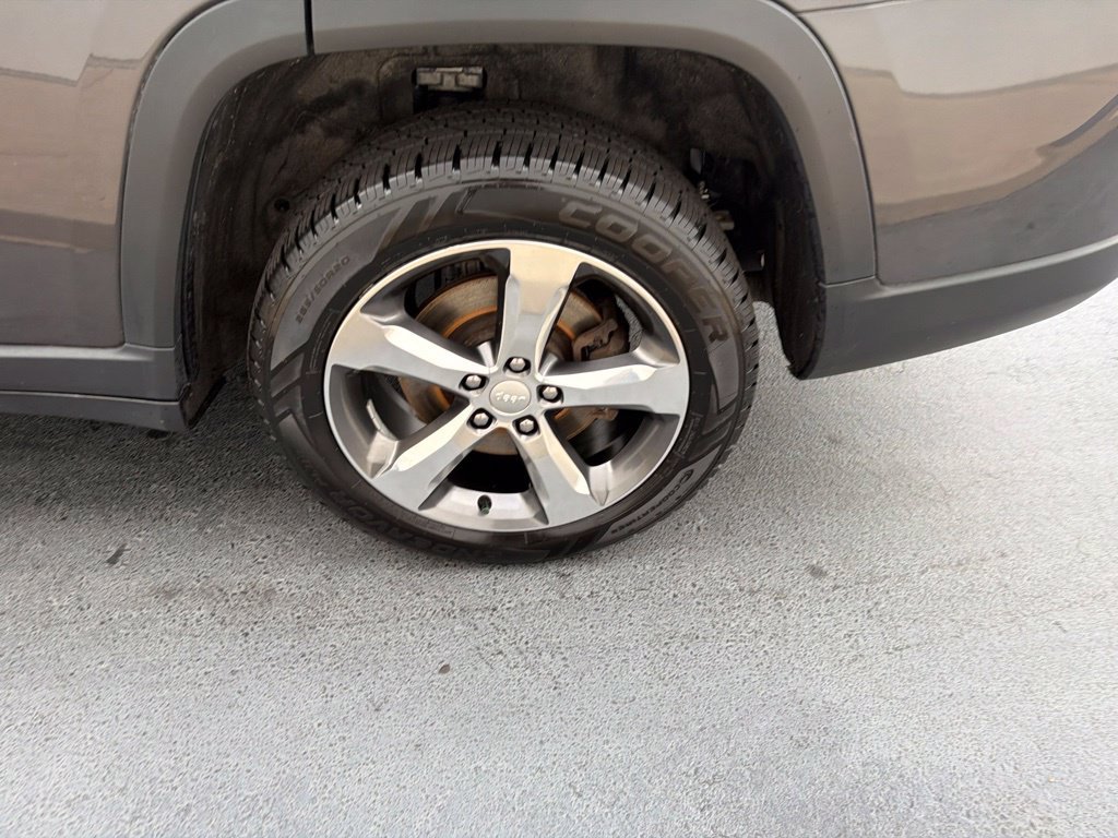 Used 2022 Jeep Grand Cherokee L Limited AWD/4WD image 14