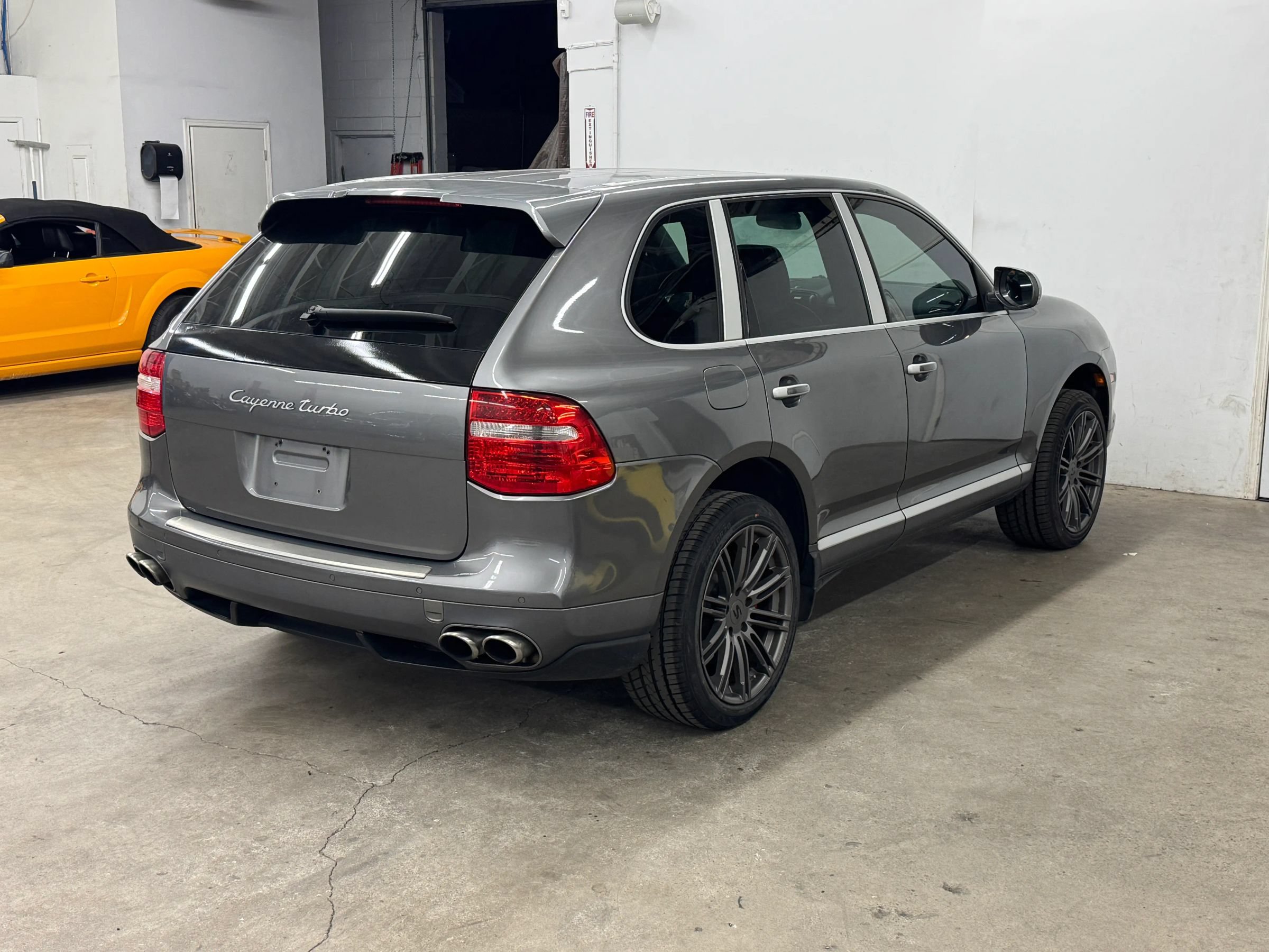 Used 2008 Porsche Cayenne Turbo AWD/4WD image 7