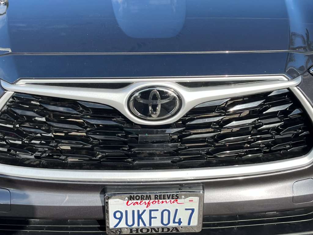 Used 2022 Toyota Highlander XLE FWD image 38