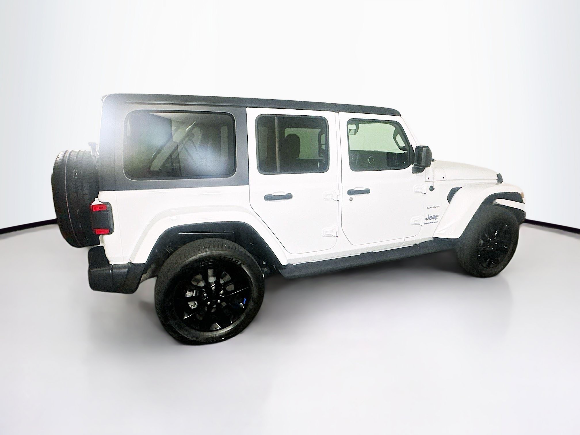 Used 2023 Jeep Wrangler Unlimited Sahara w/ Cold Weather Group AWD/4WD image 10