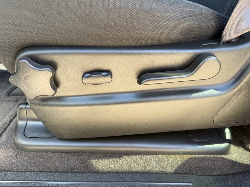 Used 2011 Chevrolet Avalanche LS image 21