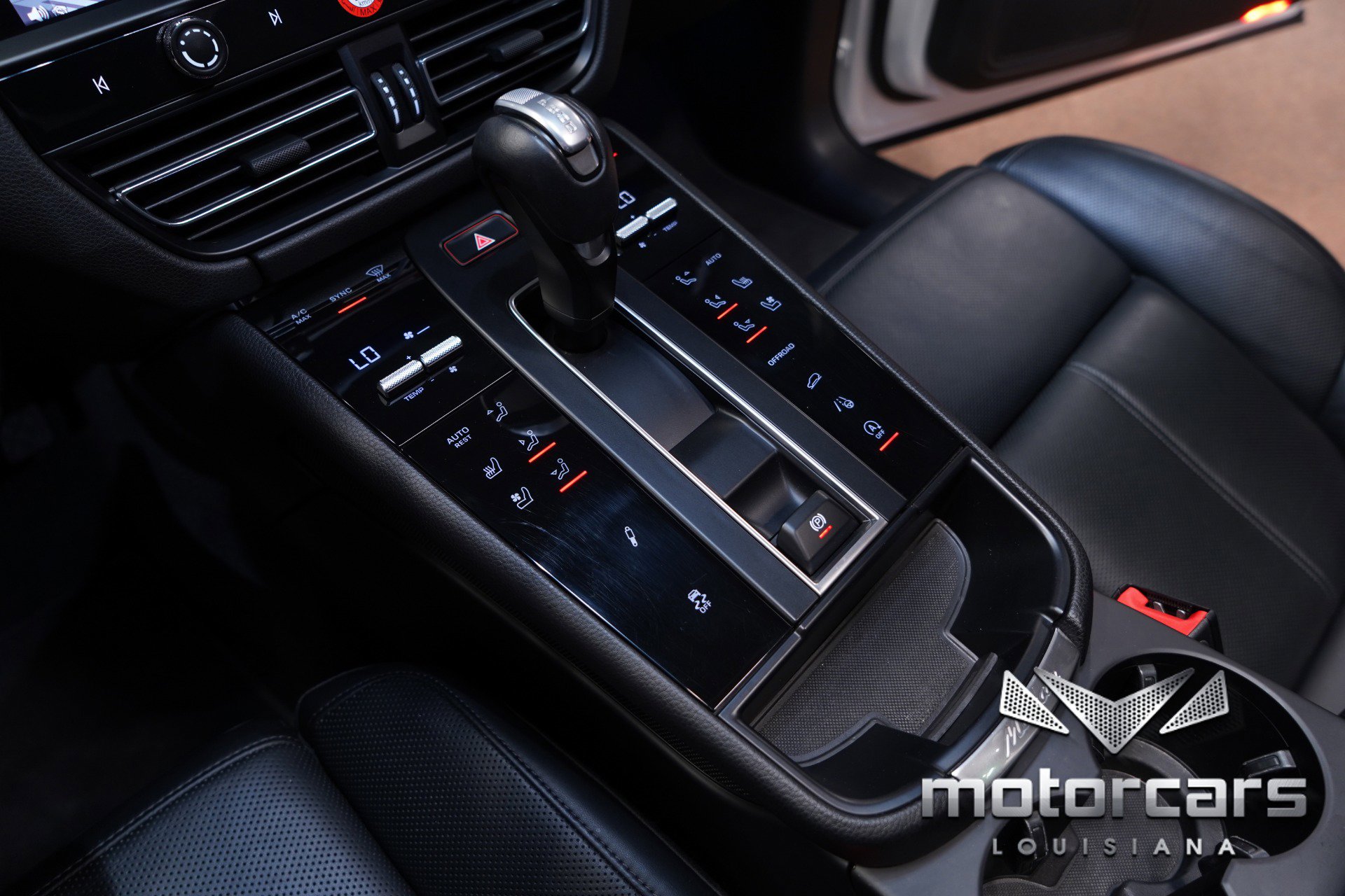 Used 2024 Porsche Macan Turbo w/ Premium Plus Package image 39
