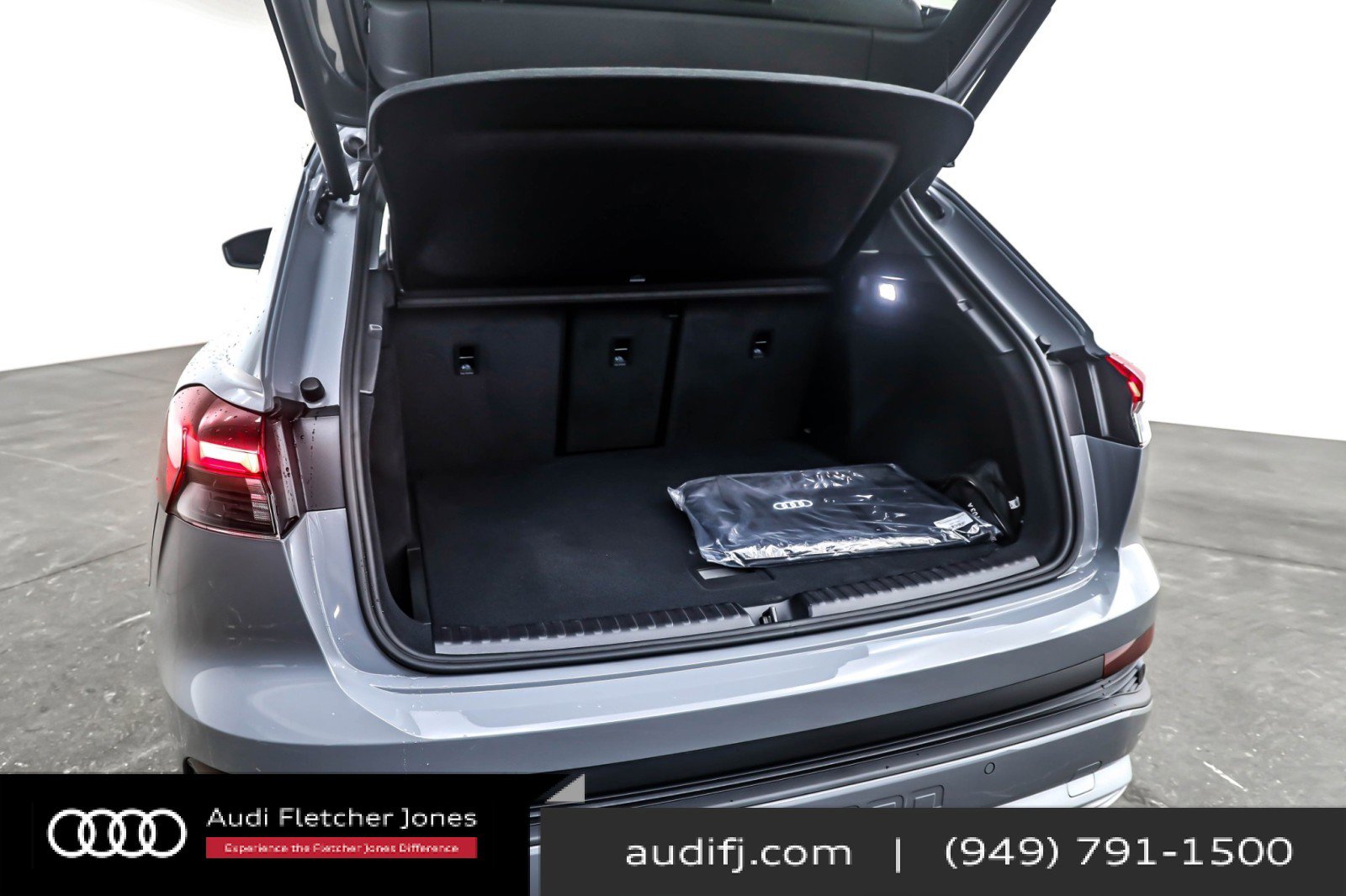 Used 2024 Audi Q4 e-tron Premium Plus image 23