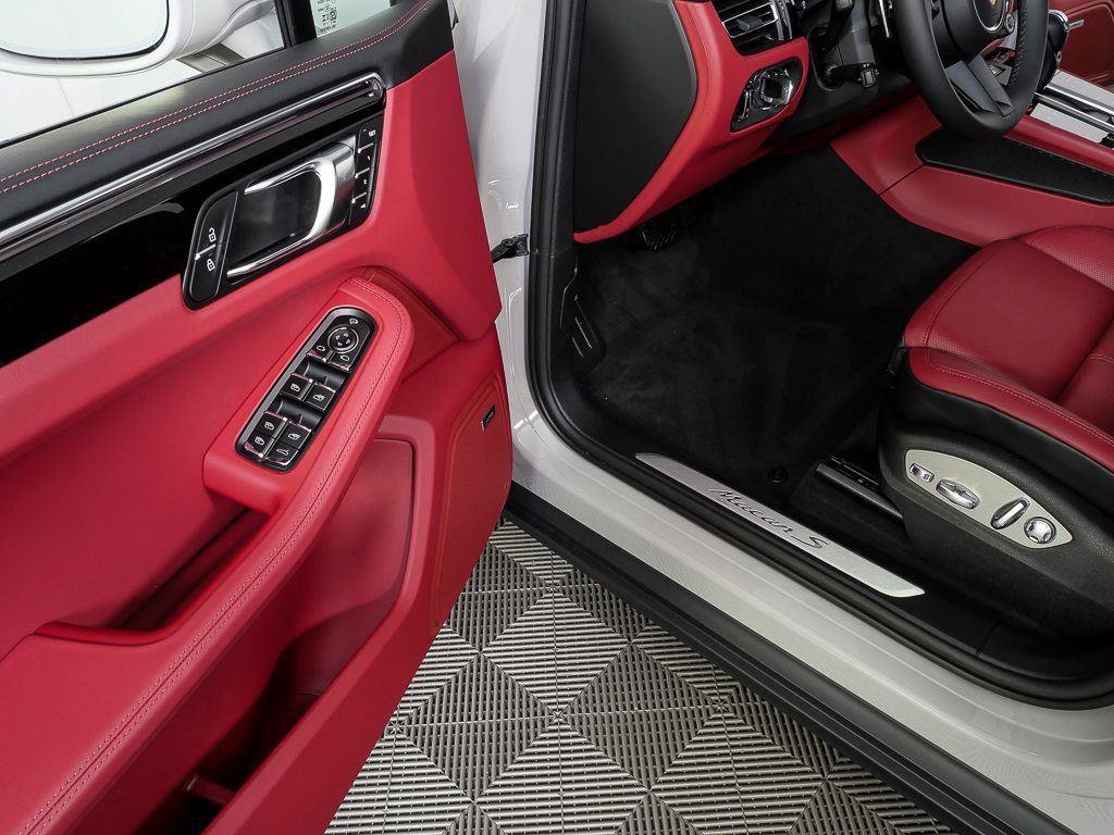 New 2026 Porsche Macan S AWD/4WD image 8