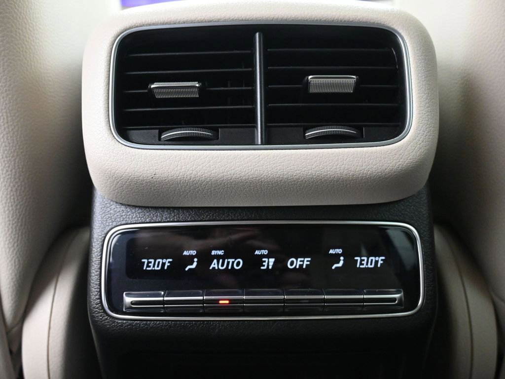 Used 2021 Mercedes-Benz GLS 450 4MATIC image 21