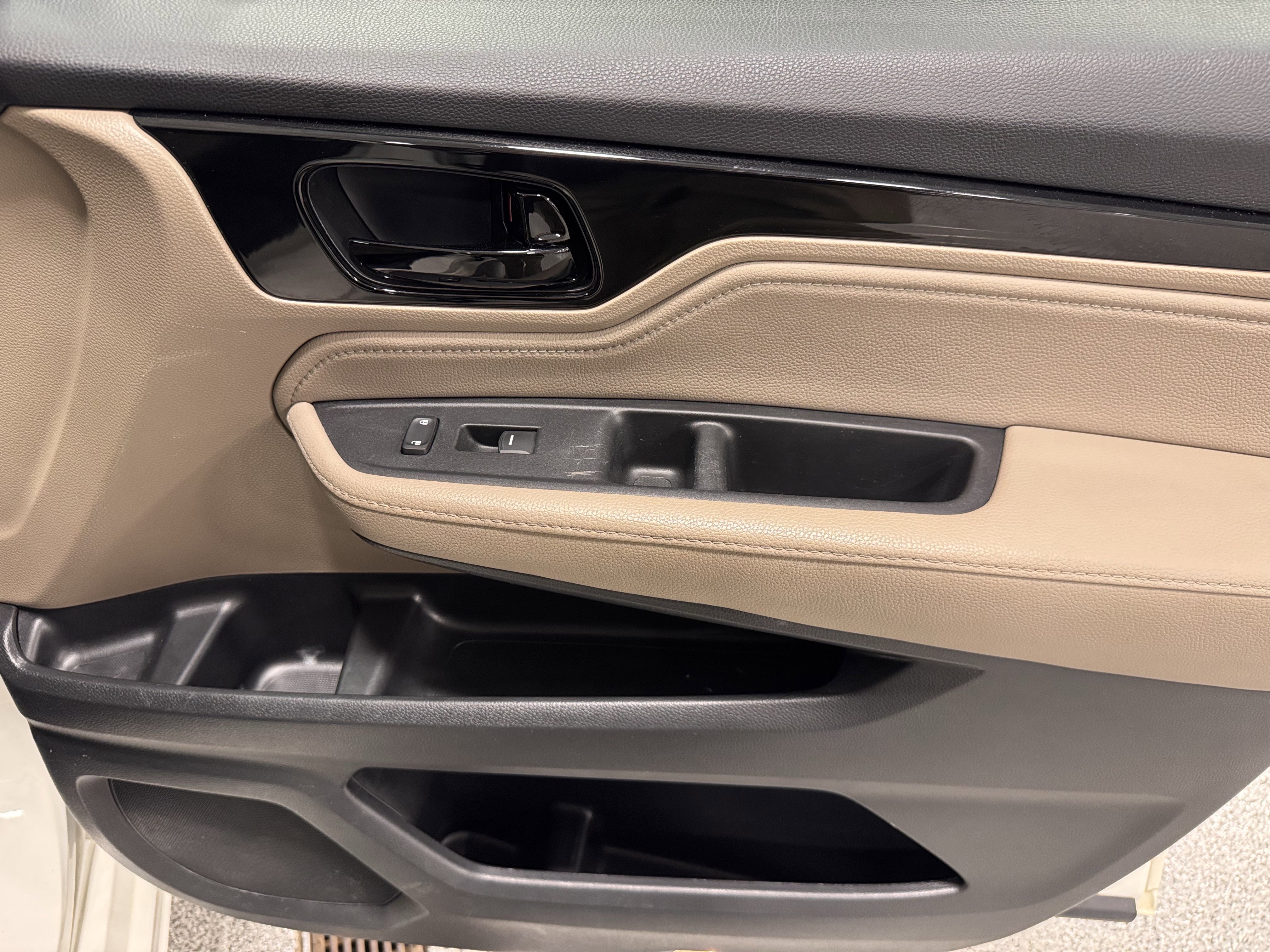 Used 2018 Honda Odyssey Elite image 31