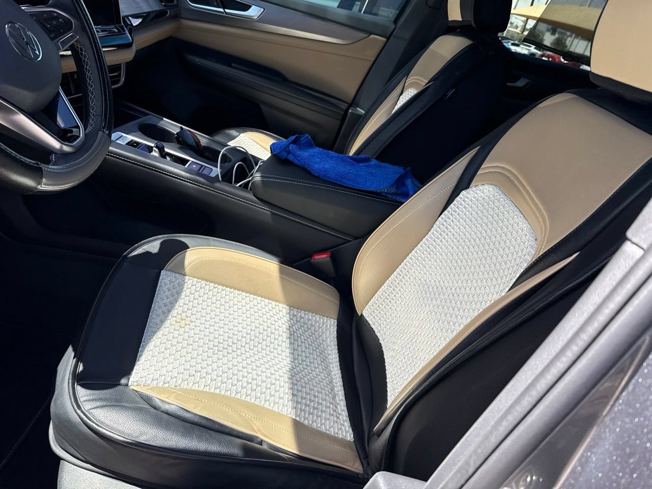 Used 2024 Volkswagen Atlas Cross Sport SE FWD image 5