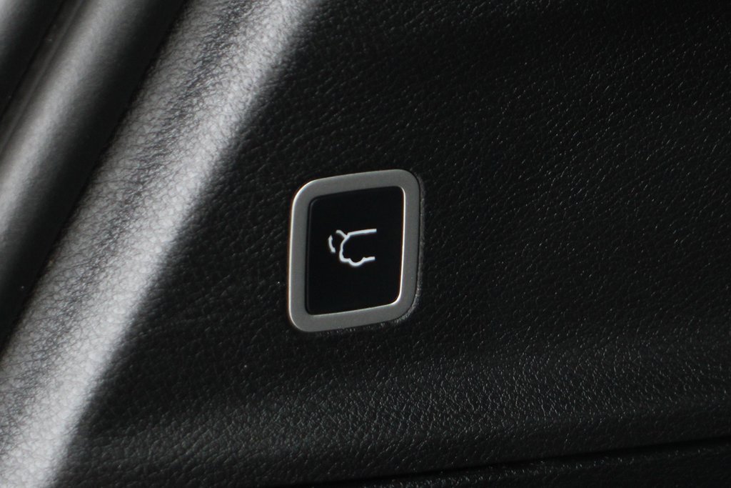 Used 2021 Chrysler Pacifica Touring w/ S Appearance Package image 10