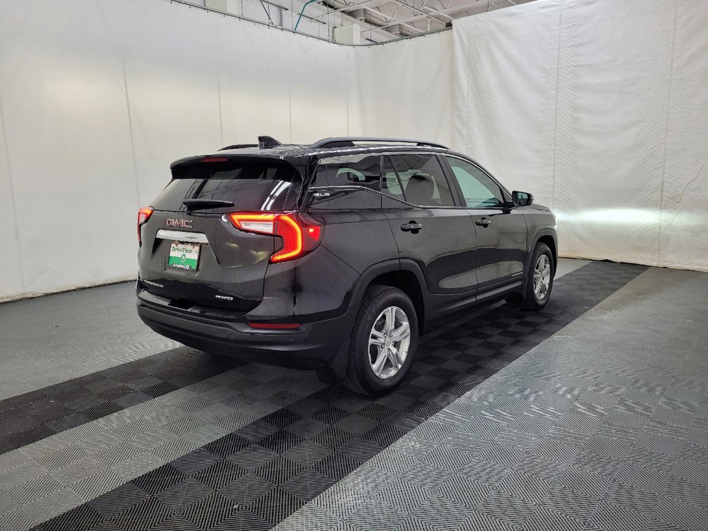 Used 2022 GMC Terrain SLE w/ Driver Convenience Package AWD/4WD image 9